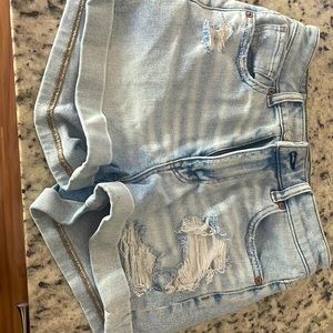 American Eagle mom jean shorts, Women size: 0, Color: light blue